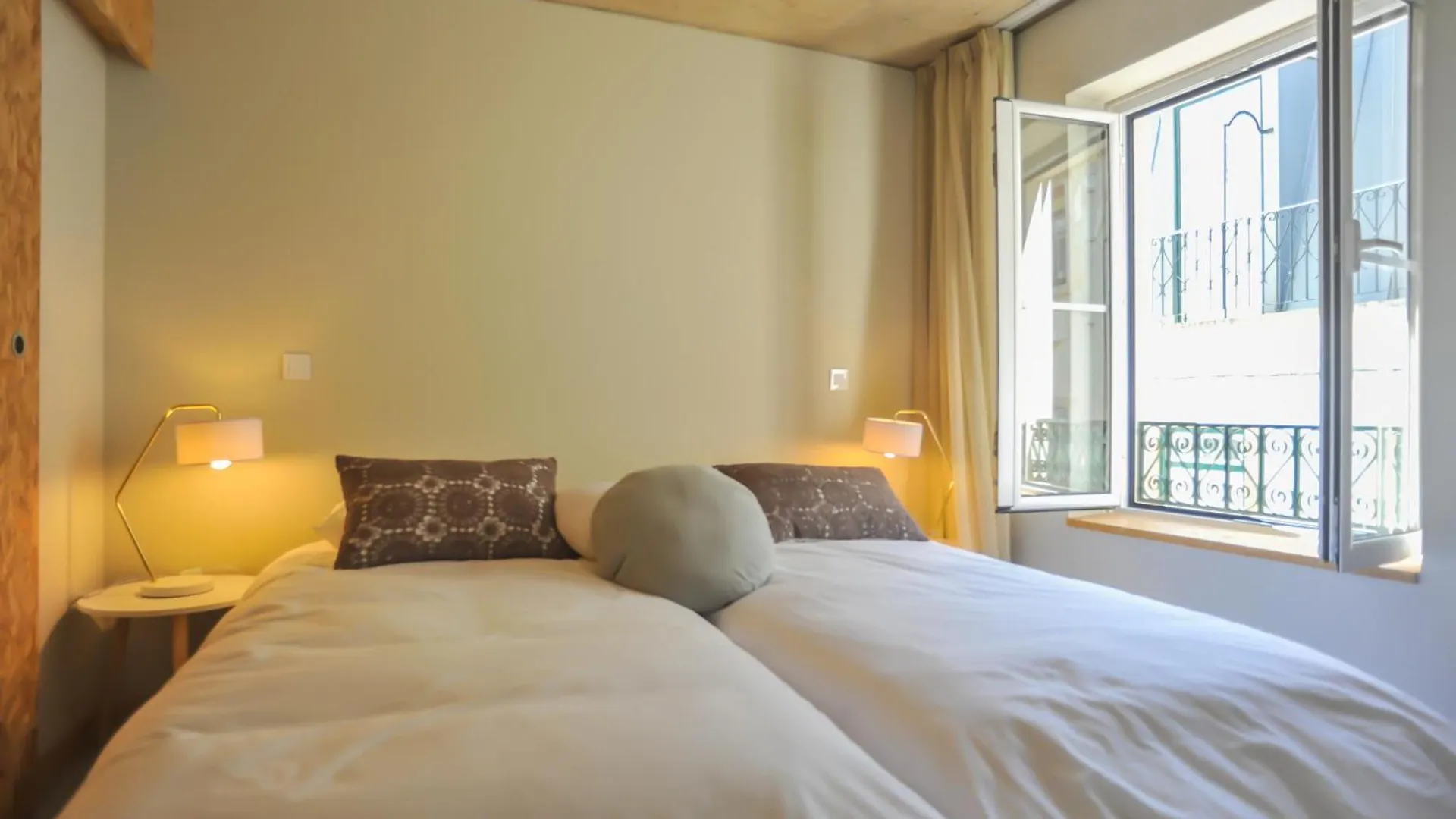 Madragoa Modern Apartments Lisbon